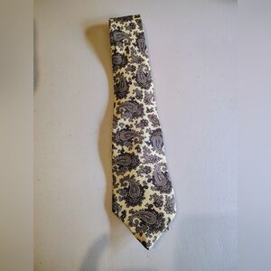 VINTAGE Oscar de la Renta Couture Silk Paisley Tie